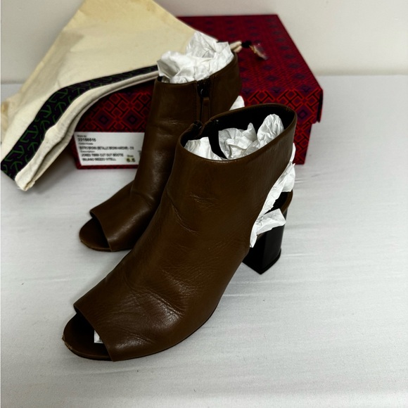 Tori Burch Jones Cut-Out Bootie - Picture 6 of 8